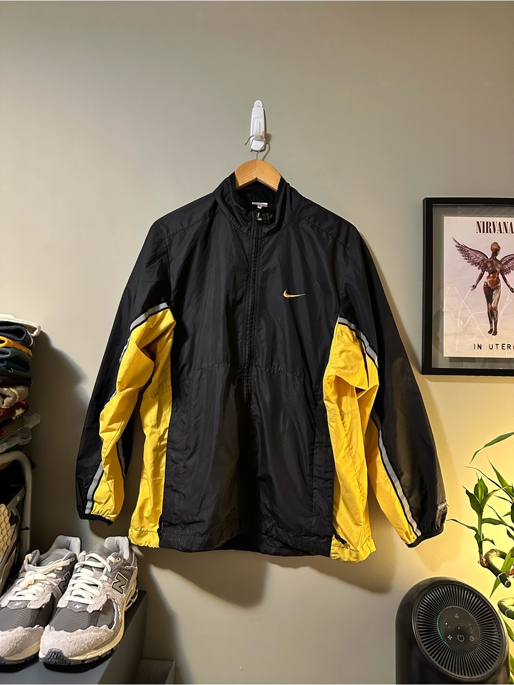 Vintage Nike Black and Yellow Men's Windbreaker Jacket